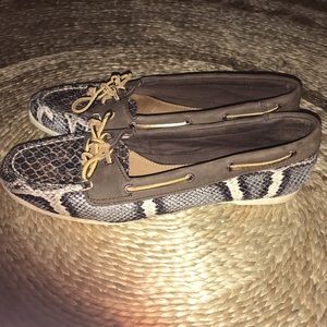 Speary topsiders snakeskin boat shoes